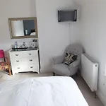 Shorehouse 3* Scarborough