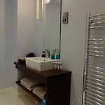 Shorehouse Hotel 3*