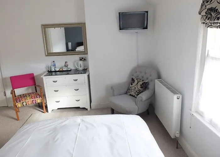 Shorehouse 3* Scarborough